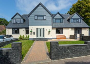 6 bedroom detached house for sale - MillionPlus.com The Luxury Marketplace