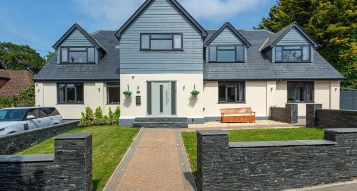 6 bedroom detached house for sale - MillionPlus.com The Luxury Marketplace