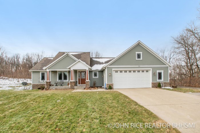 5 Bedroom 3 Bath on 5 Acres for Sale 5 Bedroom 3 Bath on 5 Acres for Sale